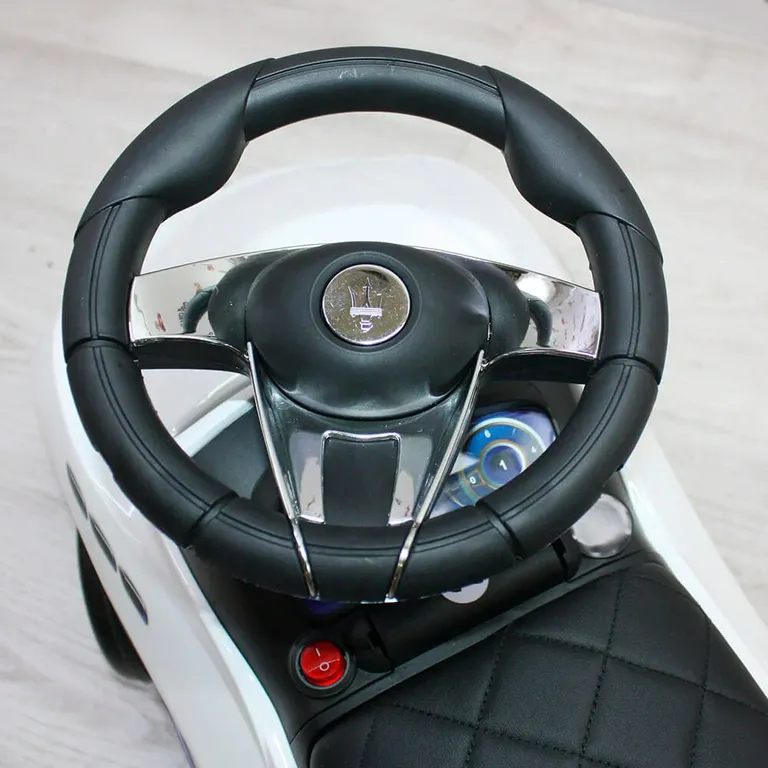 Детский толокар FUTUMAG Maserati (A003AA-D) белый