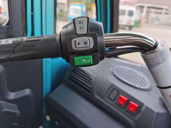 Трицикл грузовой GreenCamel Тендер D1500 (60V 1000W) кабина, понижающая 52 Ah Синий